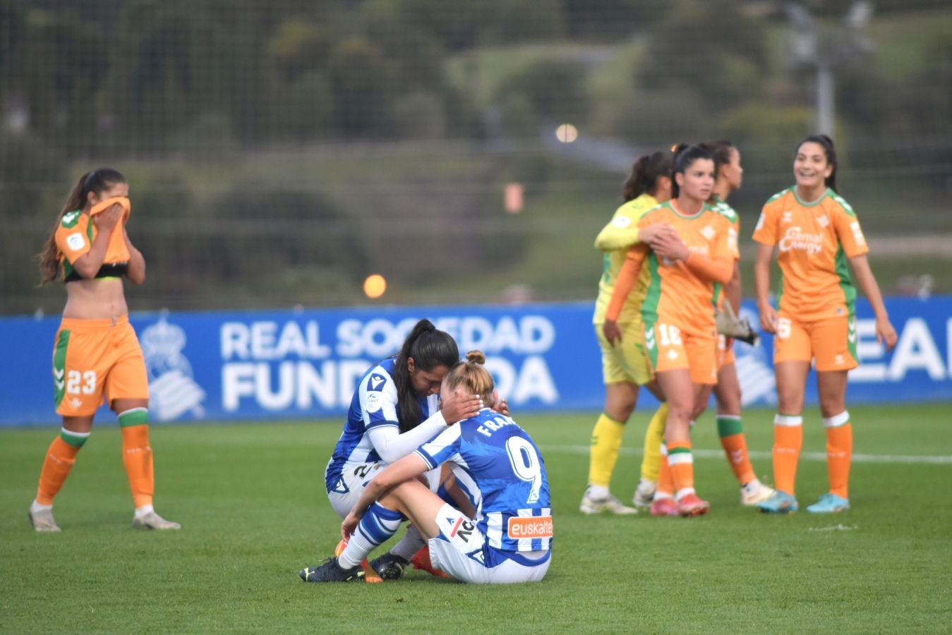 Real y Betis firman un gran partido que descubre algunas de las potencialidades del equipo de Natalia Arroyo pero también puntos a cuidar el jueves en Múnich. 