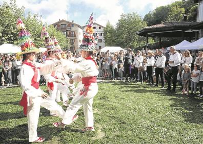 Imagen secundaria 1 - Astigarraga: Ni la lluvia pudo con el Sagar Uzta