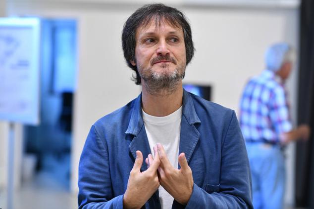 Fotos: La mano del artista que se torna en obra de arte