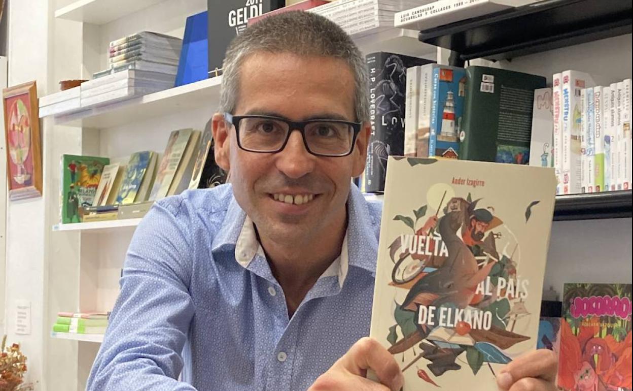 Ander Izagirre, astelehen honetan salgai jarriko den liburuarekin.