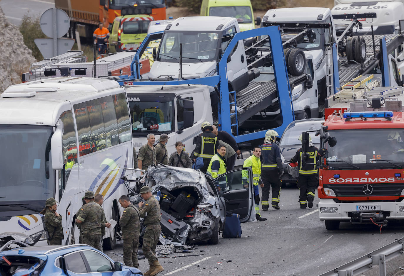 Fotos: Accidente múltiple en la A-1 en Vitoria