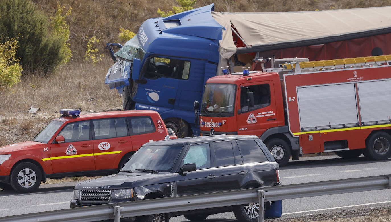 Fotos: Accidente múltiple en la A-1 en Vitoria