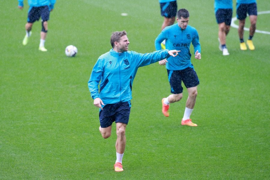 Fotos: La Real vuelve al trabajo a la espera de los internacionales