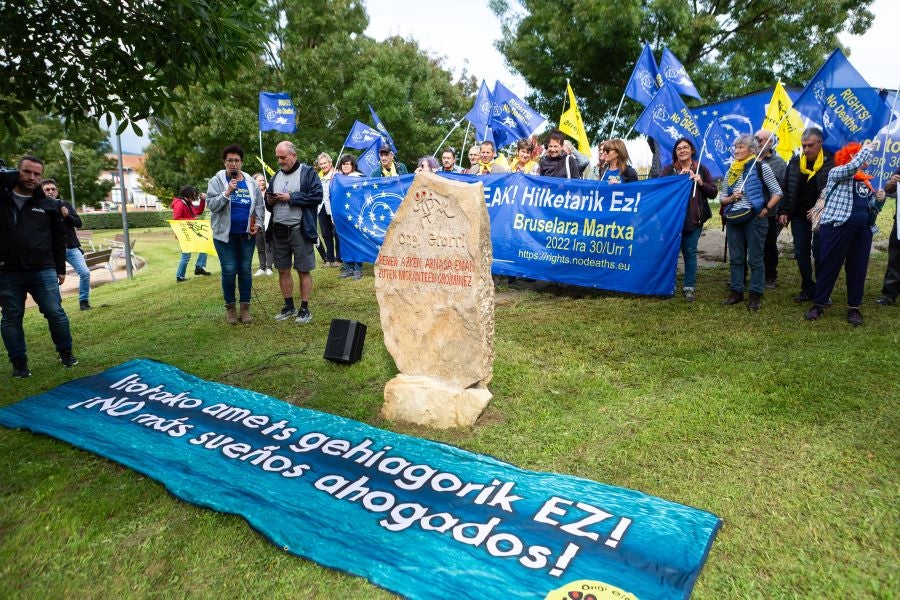 Fotos: Ofrenda floral a los migrantes fallecidos