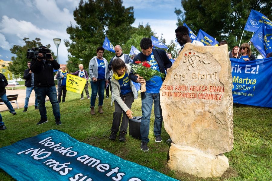 Fotos: Ofrenda floral a los migrantes fallecidos