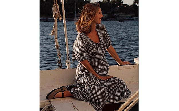 Vestido largo con bailarina estilo 'Mary-jane'.