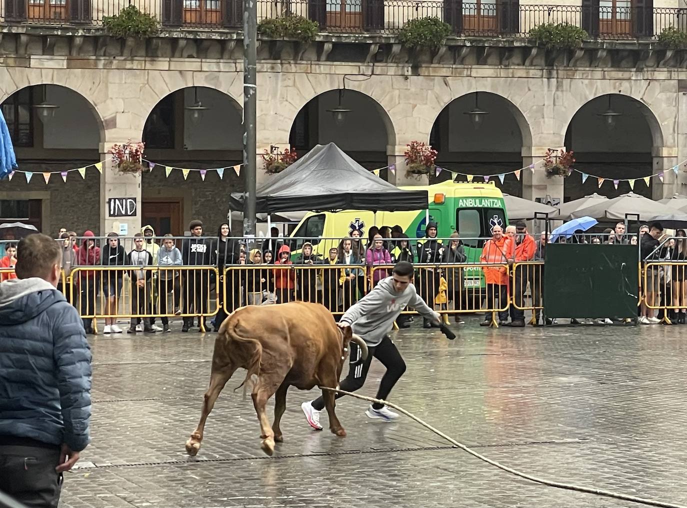 Fotos: Los Sanmigeles ya son historia, pero los Errosaixuek piden paso en Oñati