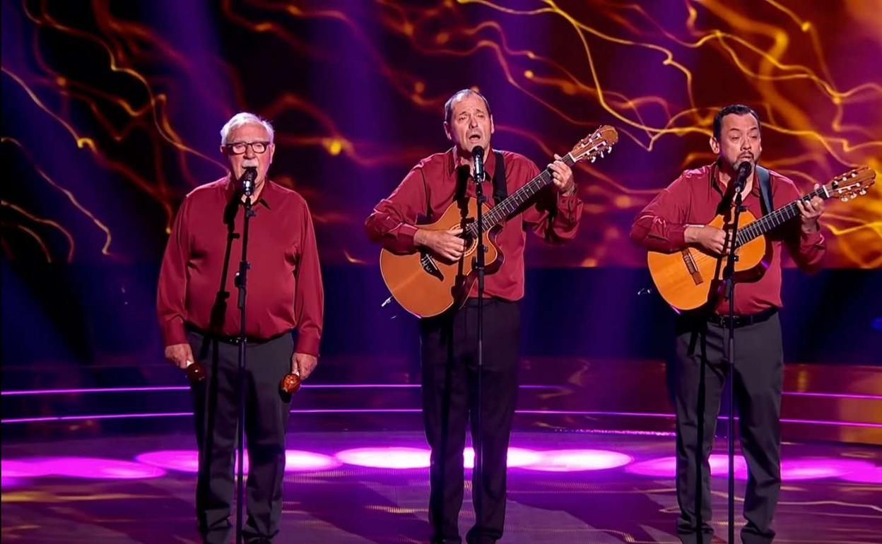Los veteranos integrantes del Trío Medianoche interpretarán boleros a las 19.00 horas en el Portalón. 