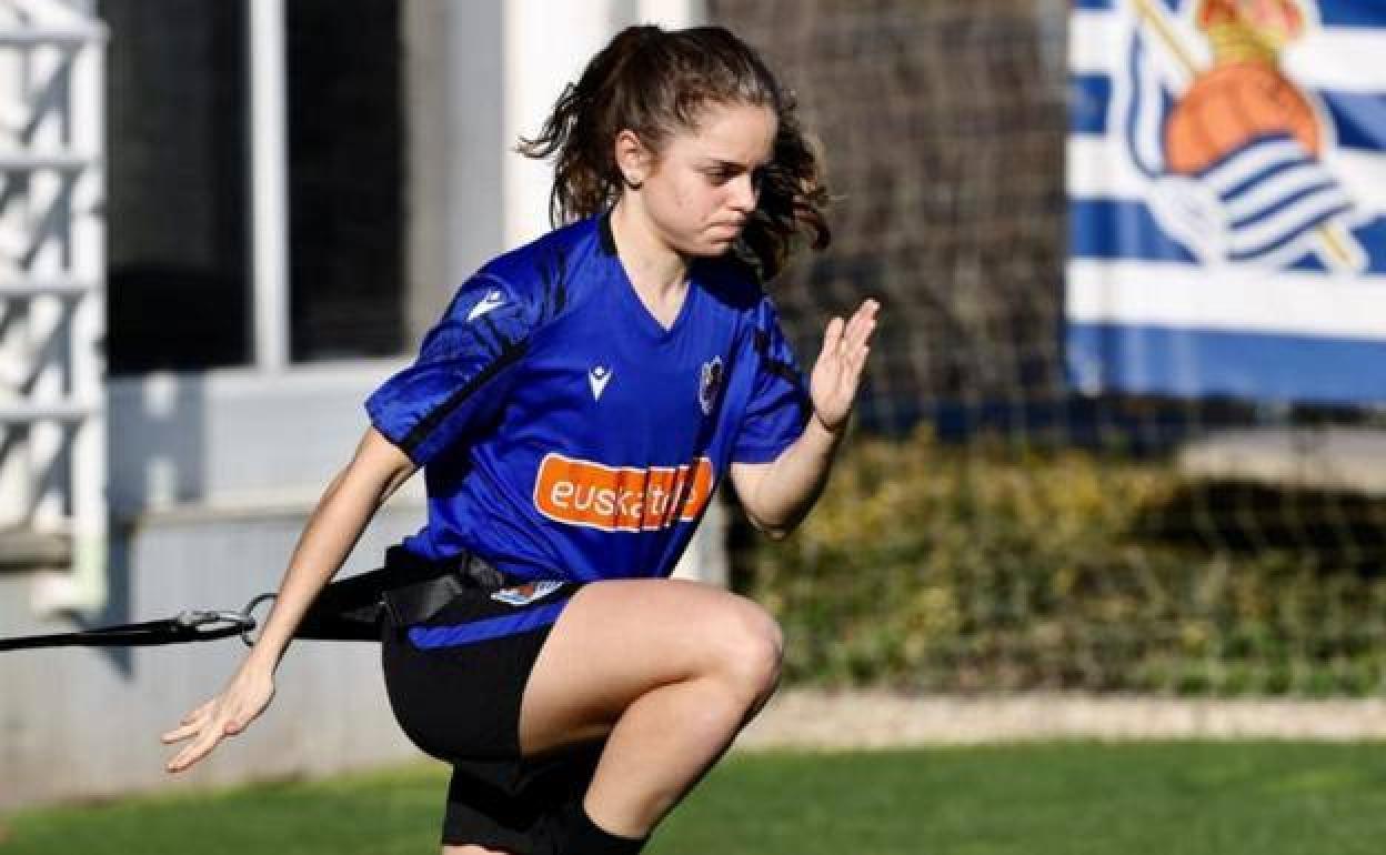 Cecilia está lesionada.