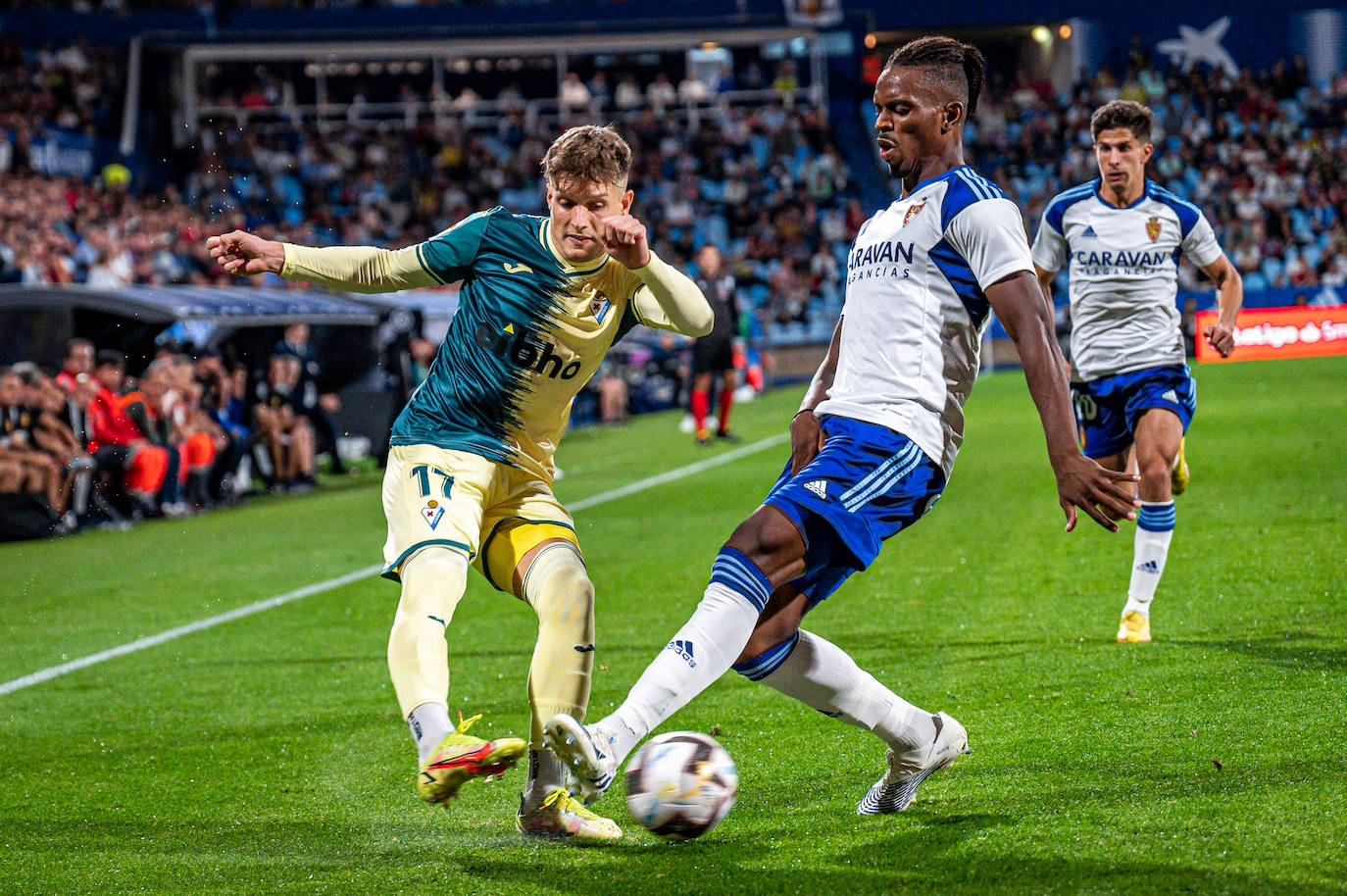 Fotos: El Eibar resiste de forma titánica ante el Zaragoza
