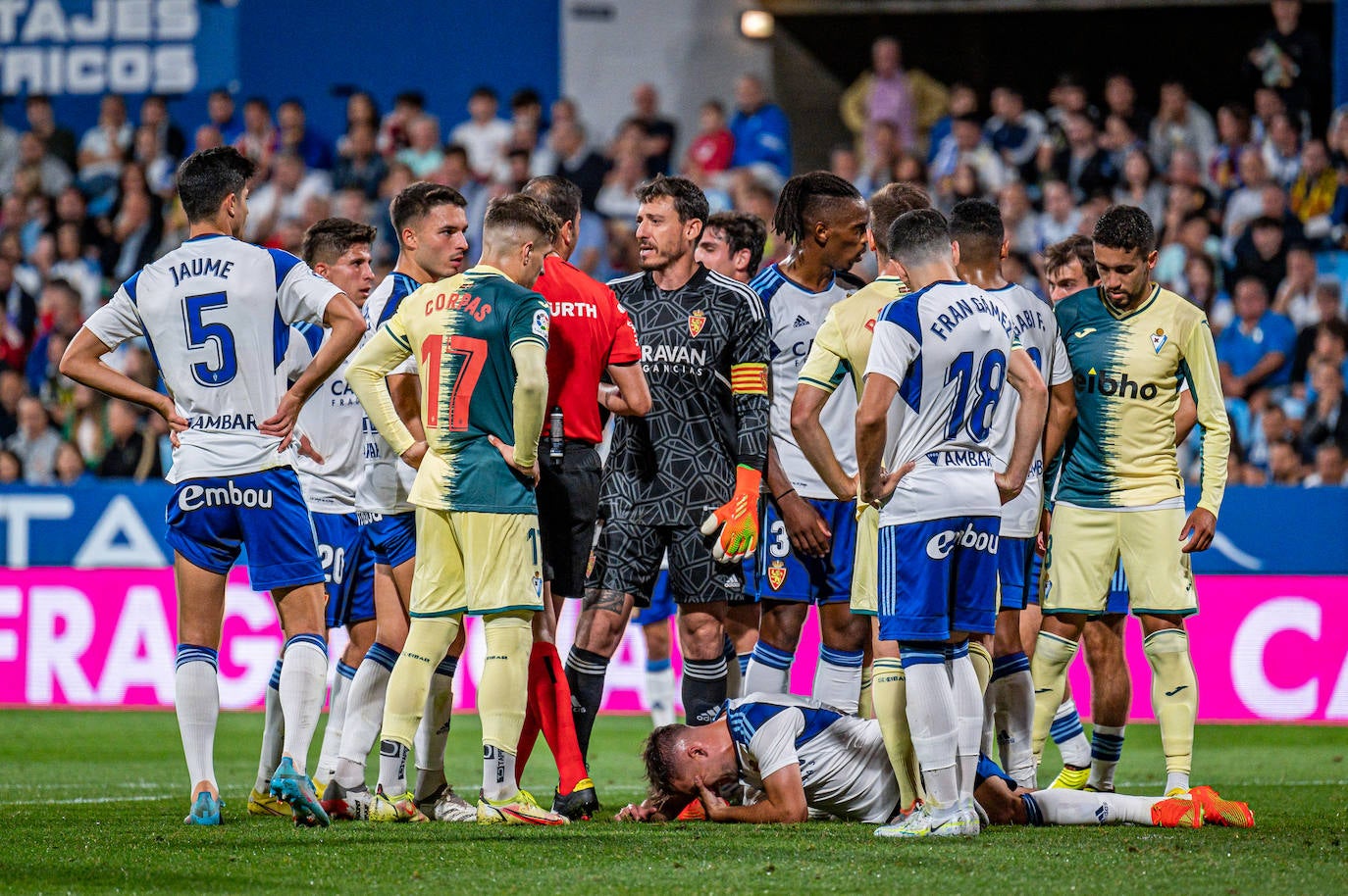 Fotos: El Eibar resiste de forma titánica ante el Zaragoza