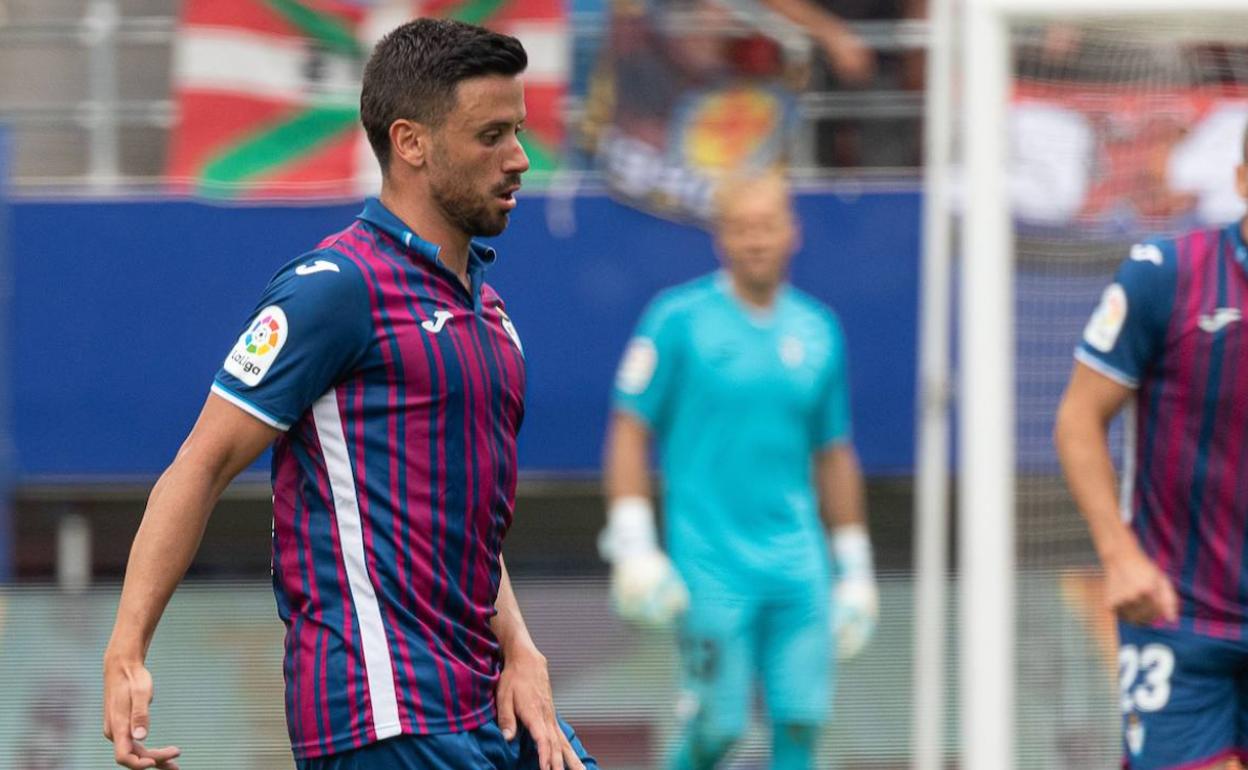 Javi Muñoz en el choque ante el Tenerife en Ipurua.