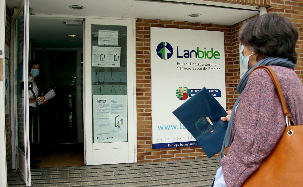En estos momentos menos personas necesitan de ayuda económica para salir adelante en Gipuzkoa.