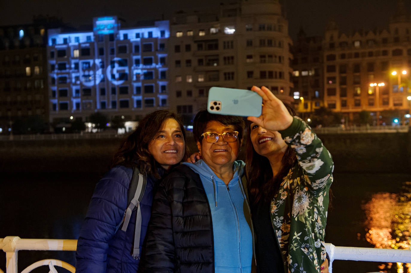 Fotos: El vídeo &#039;mapping&#039; con la historia de un edificio de Donostia