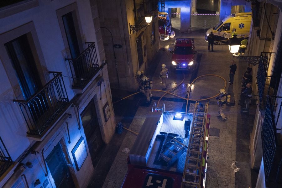 Fotos: Incendio en un mesón de la Parte Vieja