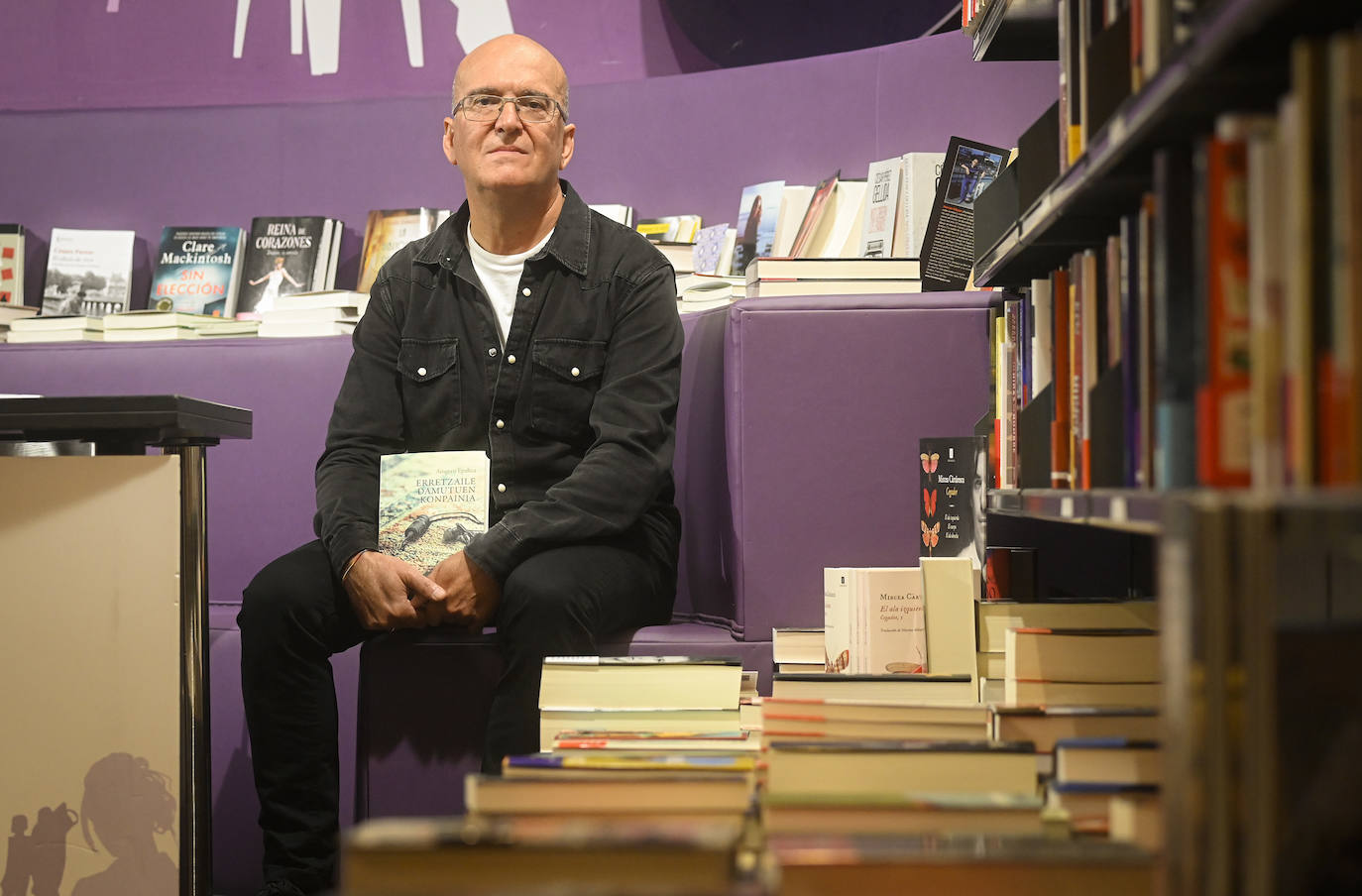 Aingeru Epaltzak ostegun honetan aurkeztu du eleberria Donostian. 