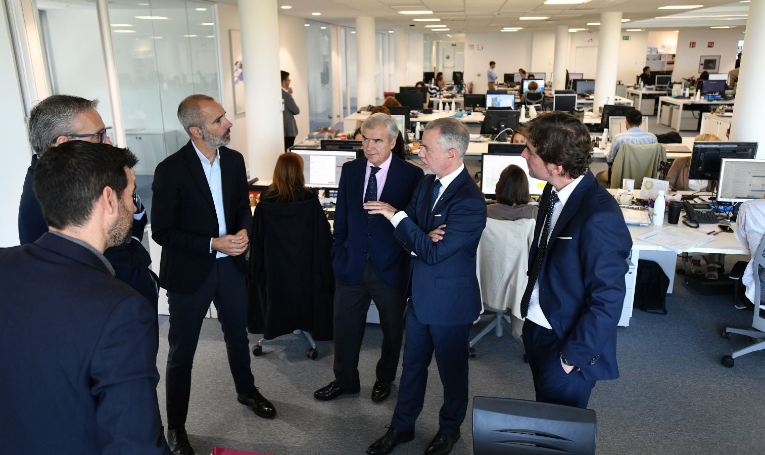 Fotos: El lehendakari visita la nueva sede de DV