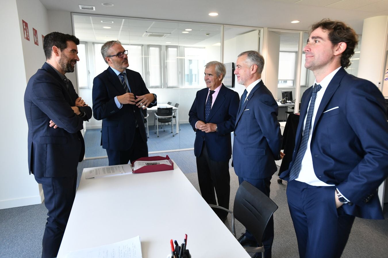 Fotos: El lehendakari visita la nueva sede de DV