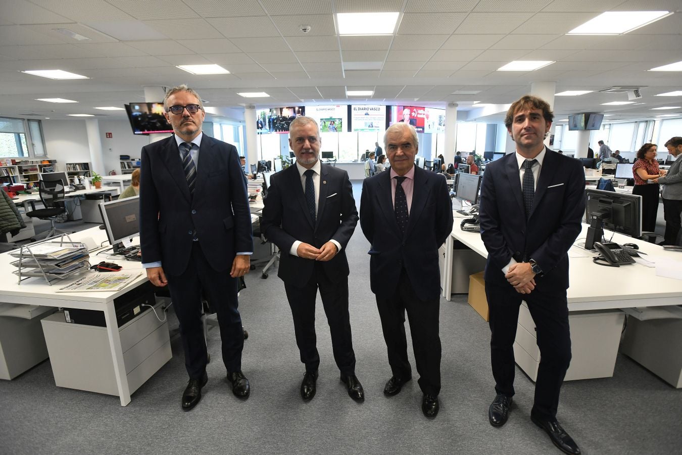 Fotos: El lehendakari visita la nueva sede de DV