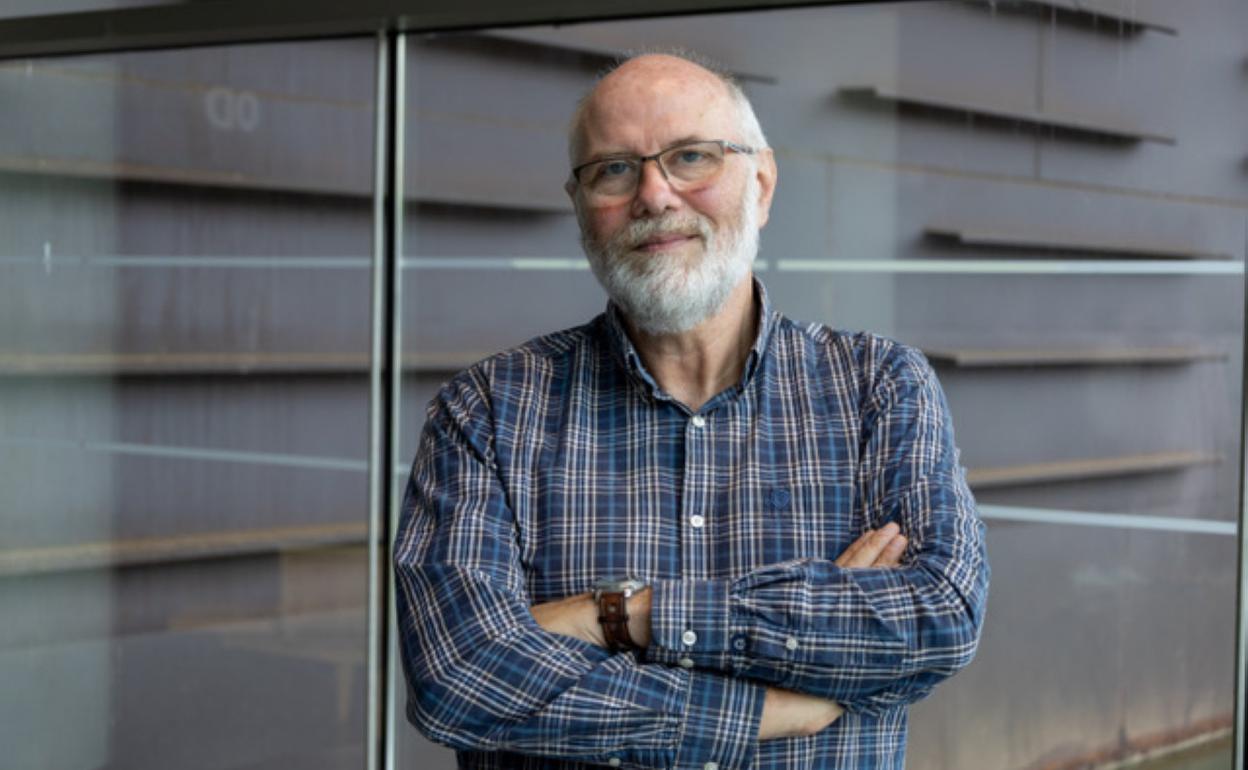 Miguel Ángel von Wichmann,médico adjunto del Servicio deEnfermedades infecciosas delHospital Universitario Donostia. 