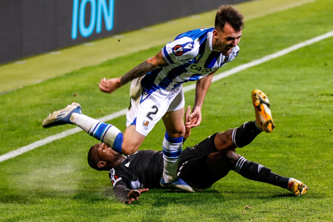 La Real Sociedad plantea un partido muy inteligente para romper las marcas al hombre del Sheriff y resolver con tantos de Silva y Aritz. 