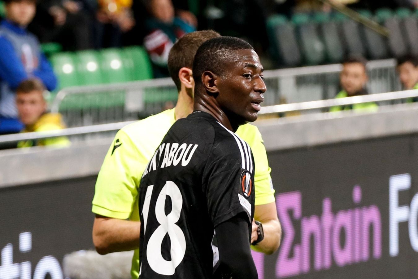 La Real Sociedad plantea un partido muy inteligente para romper las marcas al hombre del Sheriff y resolver con tantos de Silva y Aritz. 