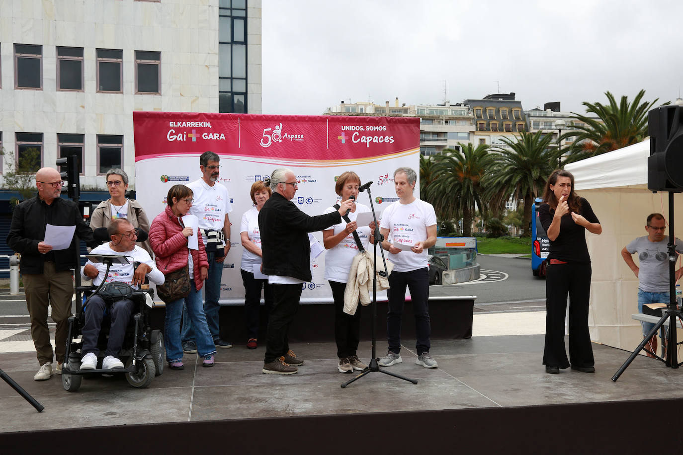 Fotos: Usuarios y familiares celebran las bodas de oro de Aspace