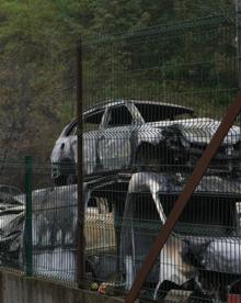 Imagen secundaria 2 - Incendio en Astigarraga: «Escuchamos fuertes explosiones y dimos la voz de alarma»