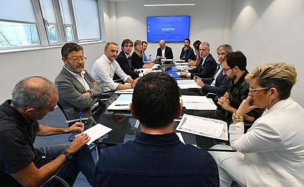 Galería. Las imágenes del lehendakari en la redacción.