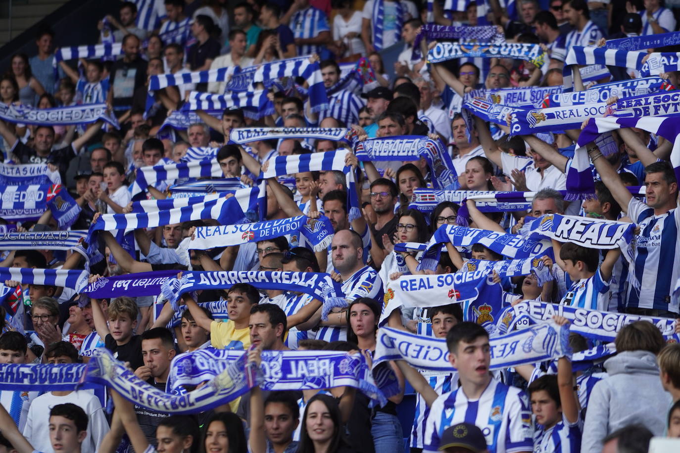 Fotos: Búscate en la grada