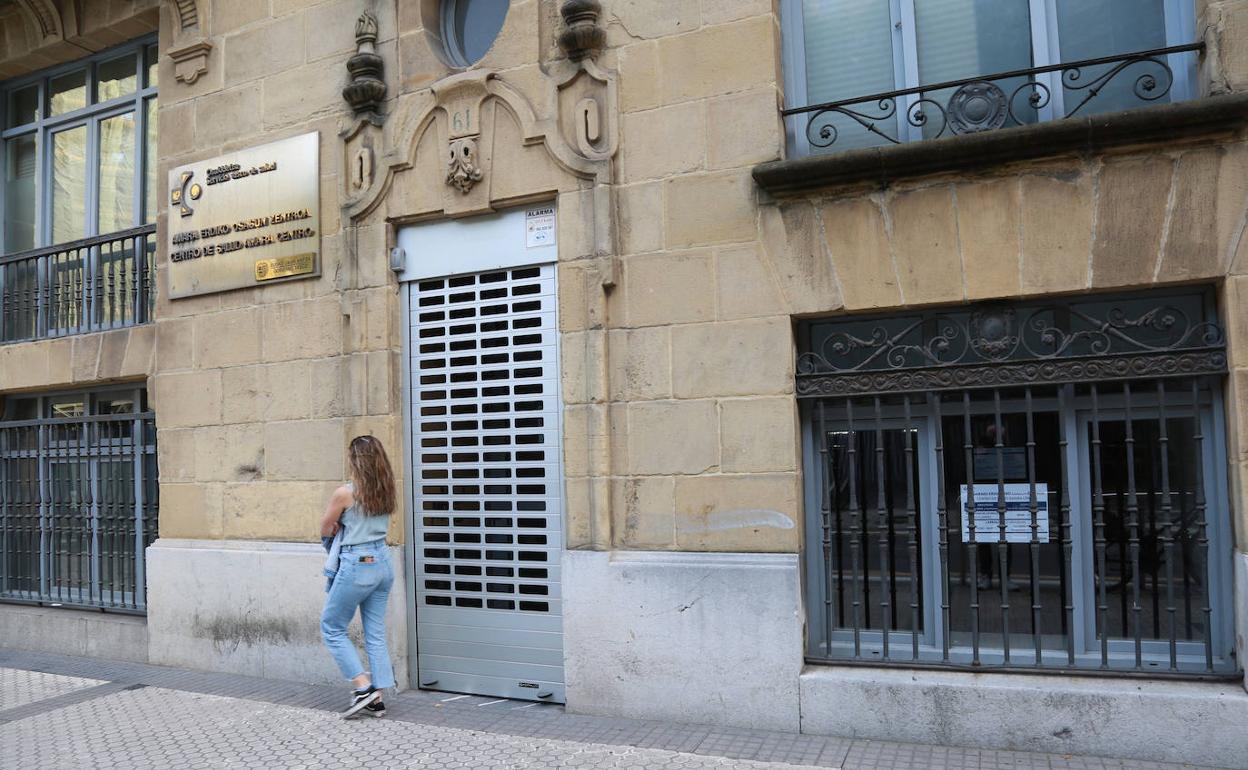 Centro de salud de Amara centro, en Donostia, que cierra a las 17.00 horas en lugar de las 20.00 horas desde el pasado 26 de septiembre.