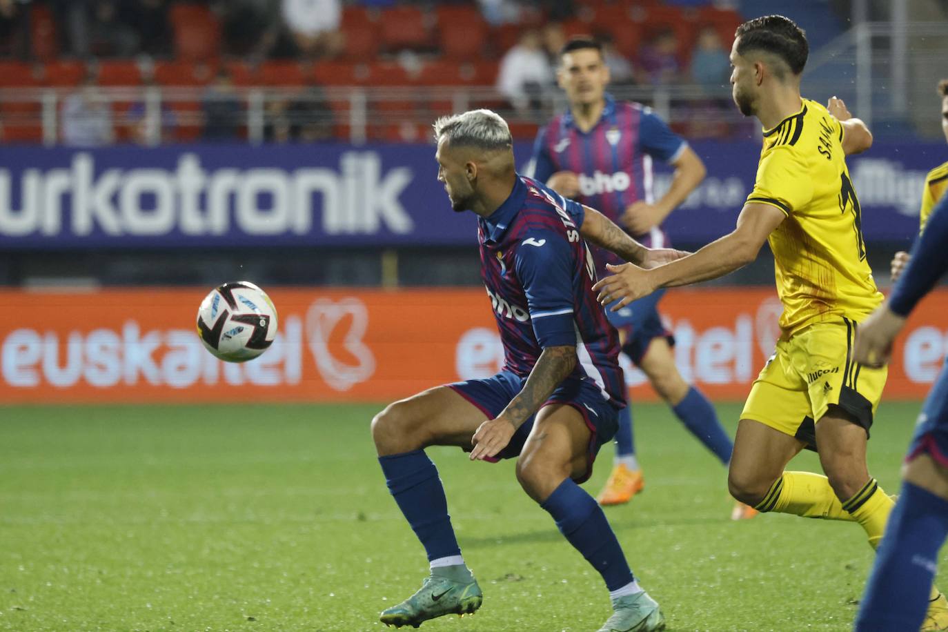 Fotos: El Eibar empata contra el Mirándes