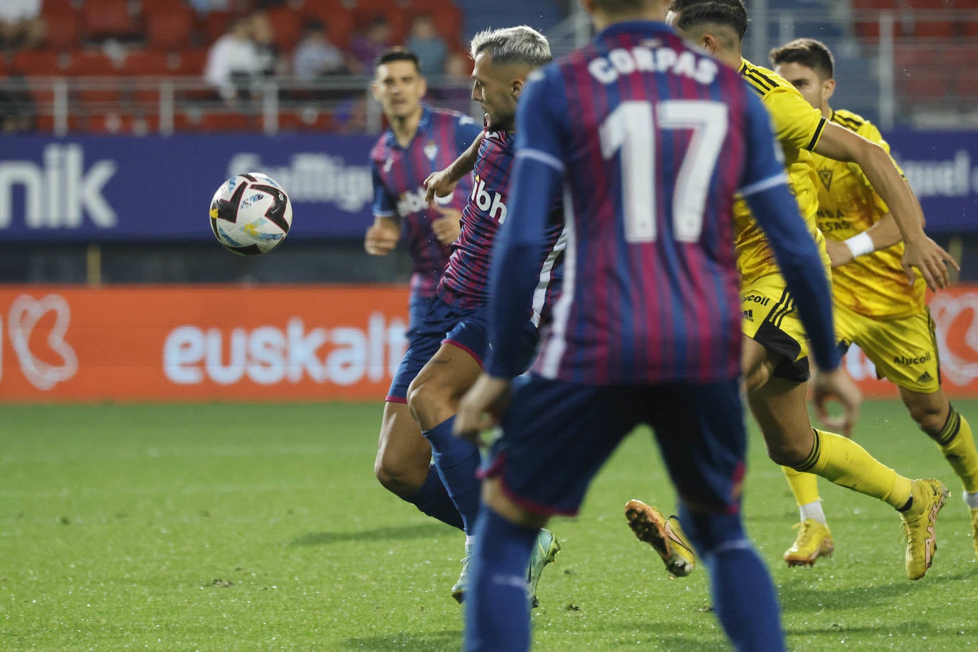 Fotos: El Eibar empata contra el Mirándes