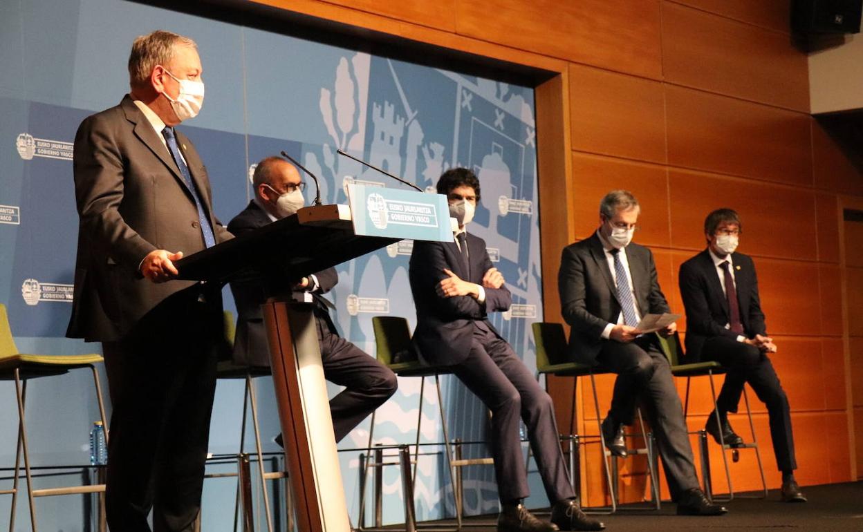 El PSE aprueba la deflactación pero pide al PNV más medidas de alivio