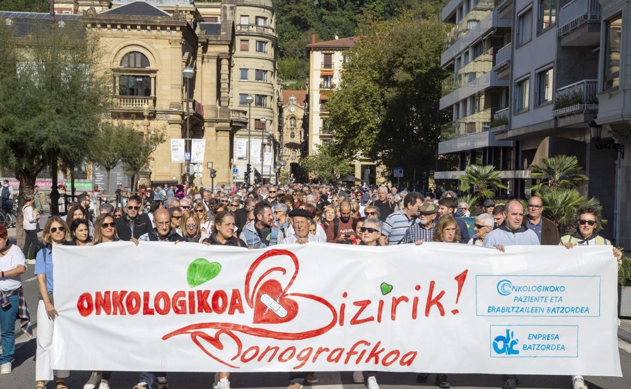 Manifestación por la situación de Onkologikoa en Donostia este sábado