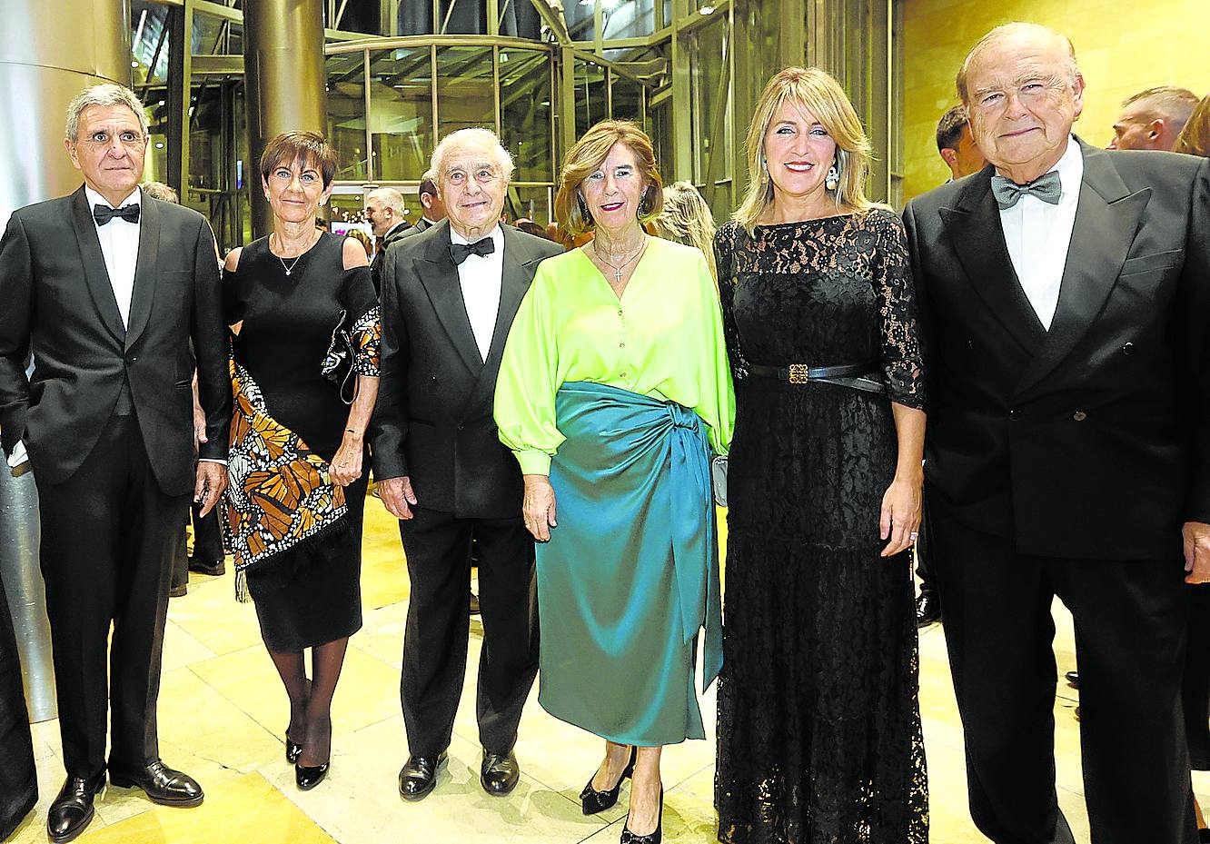 Iñaki Azua, Eloie San José, Txema Vázquez Eguskiza, Delia Quintanilla, Begoña y Jon Ortuzar.