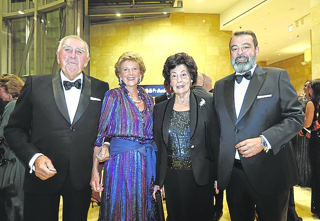 José María Arriola, Rosa Lerchundi, Carmen Echevarría y Javier Ormazabal.