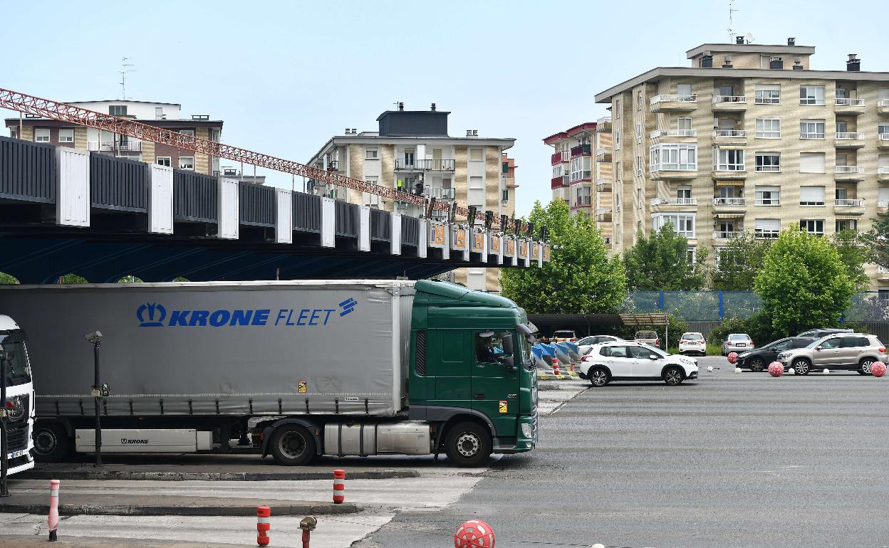 EH Bildu urge a la Diputación a rebajar un 13% los peajes para camiones «como permite la UE»