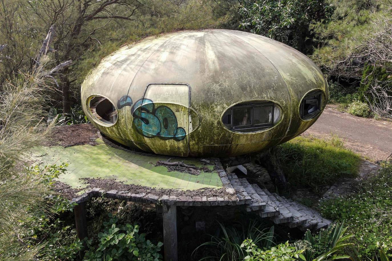 Fotos: El pueblo OVNI abandonado