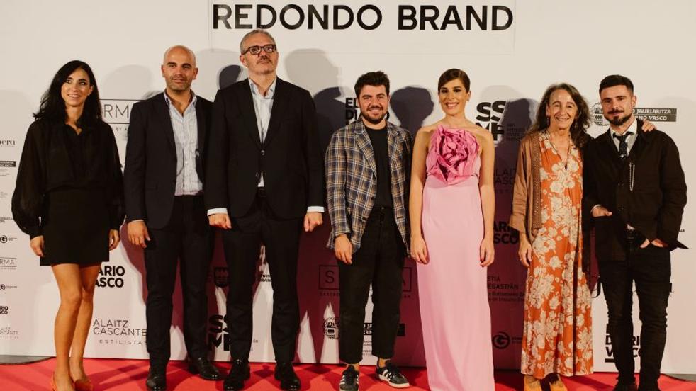 Photocall del desfile de Redondo Brand en el Museo Balenciaga