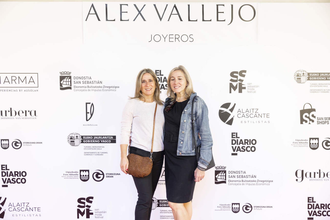 Fotos: Vallejo Joyeros presenta su colección al ritmo de Verdini Dantza Taldea