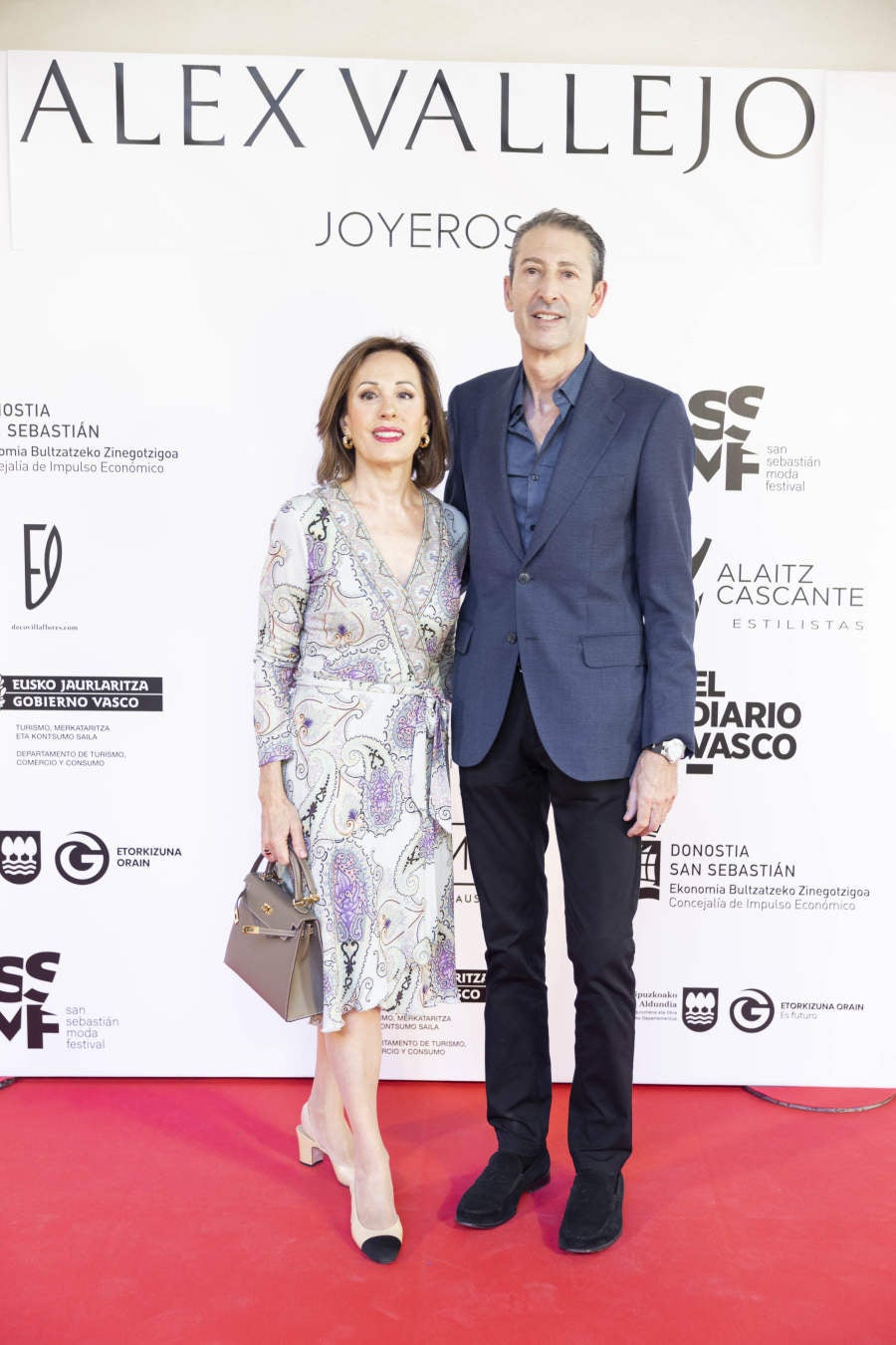 Fotos: Vallejo Joyeros presenta su colección al ritmo de Verdini Dantza Taldea