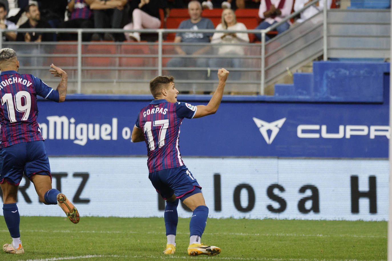 Fotos: Las mejores imágenes del Eibar-Albacete