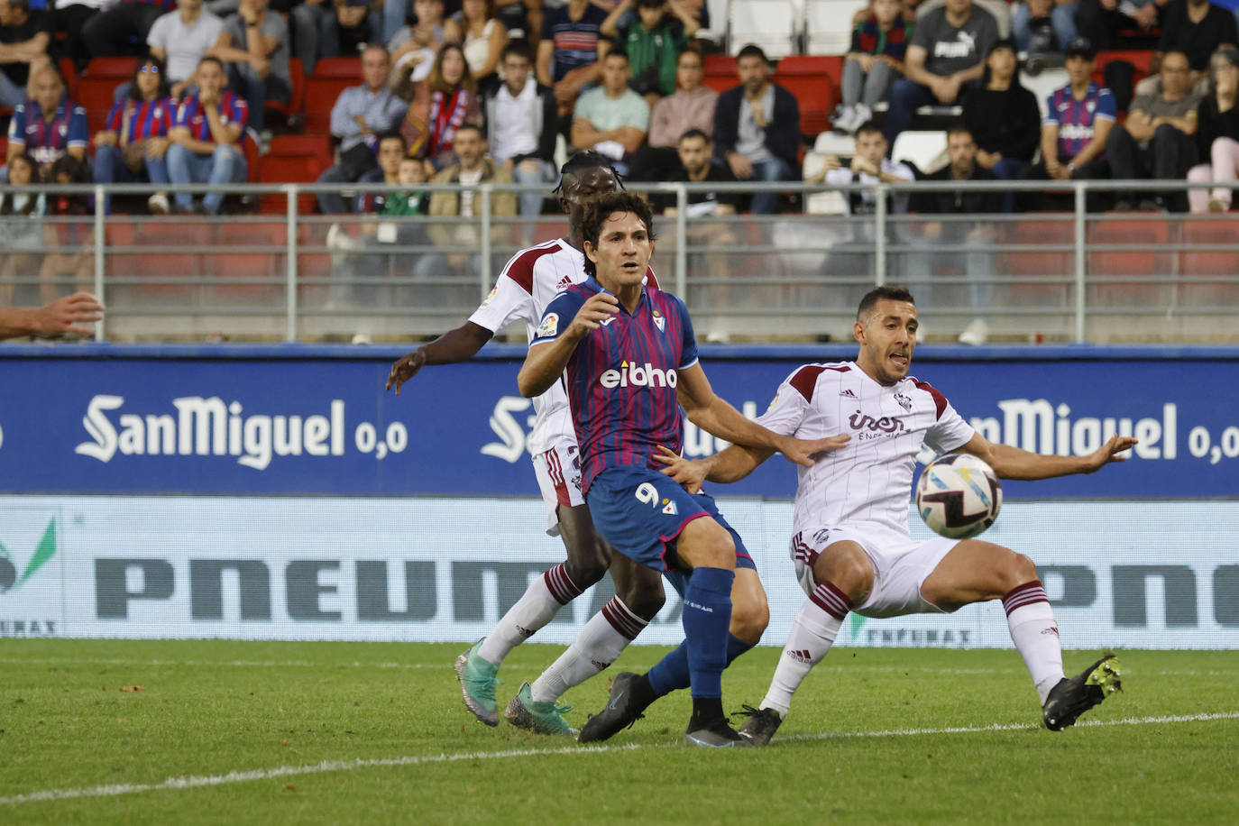 Fotos: Las mejores imágenes del Eibar-Albacete