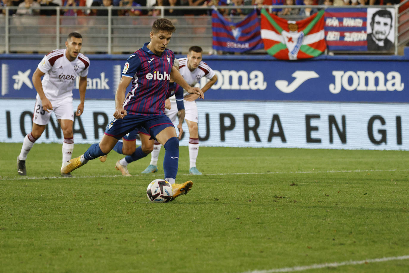 Fotos: Las mejores imágenes del Eibar-Albacete