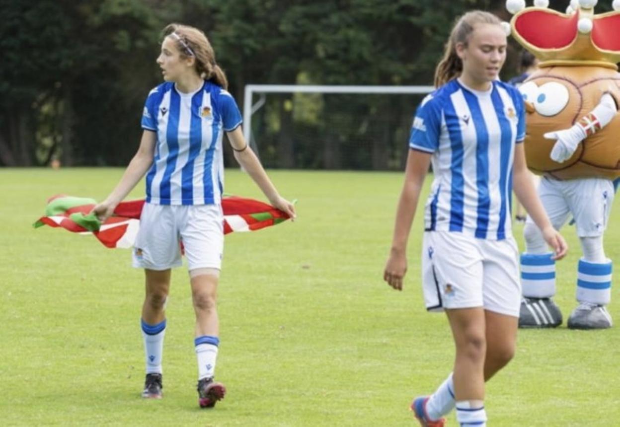 Ane Isasisasmendi y Maren Arabaolaza están en las filas de la Real Sociedad.