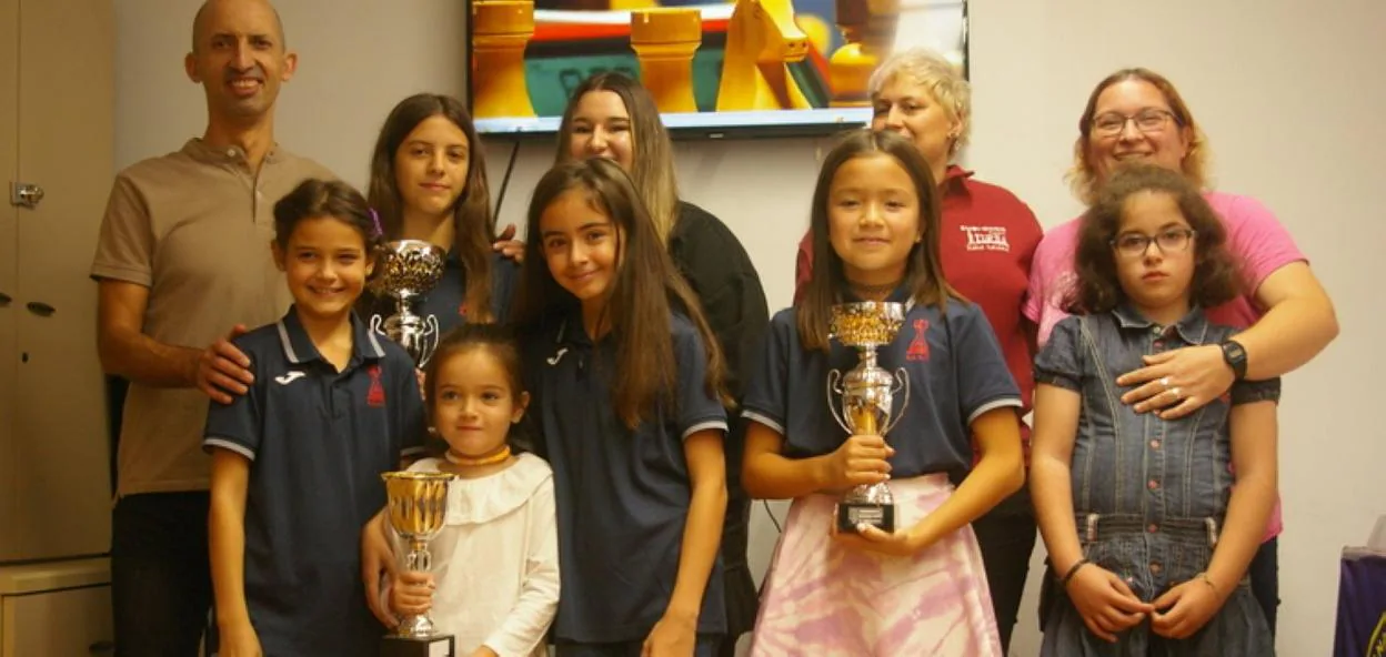 Las participantes, tras la entrega de premios. 