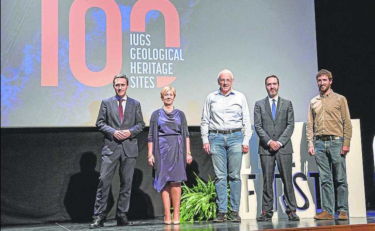 Larrañaga, Tapia, Ostolaza, Hurtado y García, en la apertura del congreso.