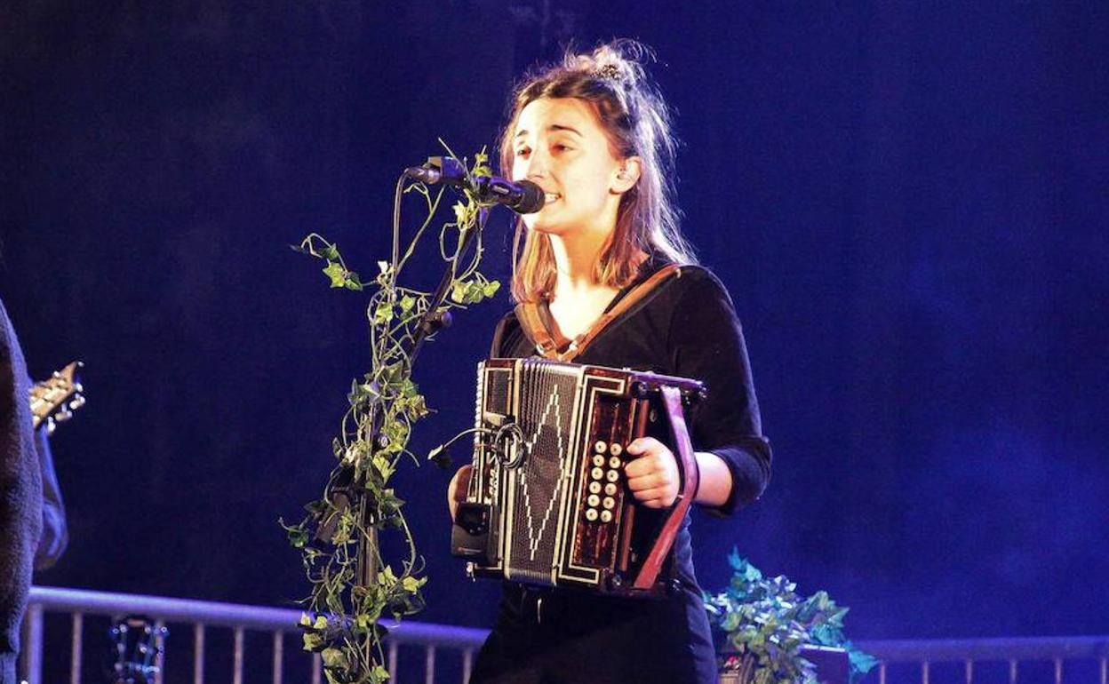 Huntza taldeko soinu-jotzaile Josune Arakistainek Süne gisa garatzen ari den proiektuaren hartuko du parte jaialdian.