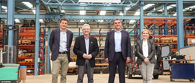 Las autoridades forales realizaron ayer la visita a Biurrarena para conocer la nueva línea de negocio desarrollada.